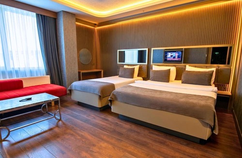 Kartal Hotel | 216 Eagle Palace Suite