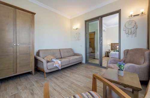 Gokceada Hotel | Cinarli Kasri Hotel