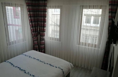 Zeytinbagi Hotel | nar çiçeği otel