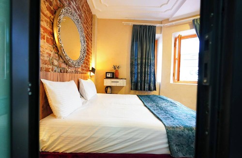 Galata Hotel | Squit Suits Hotel