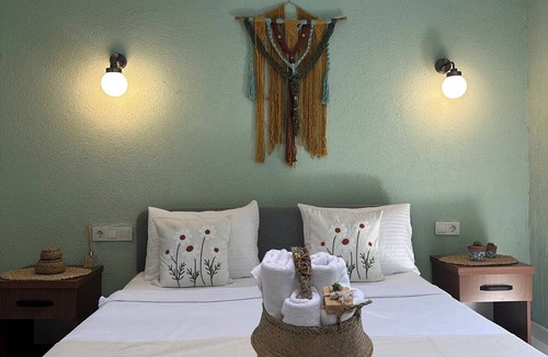 Ayvalik City Center House | Hanole Macaron Guest House