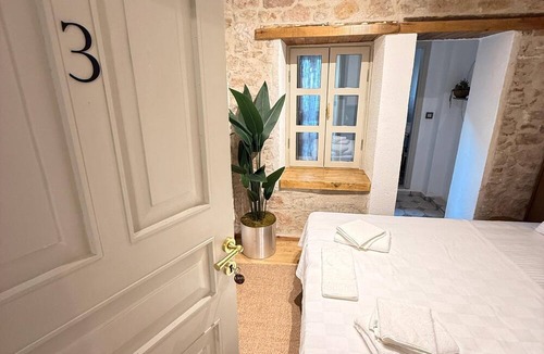Ayvalik City Center Hotel | Elos Ayvalık Pansiyon