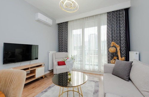 Bagcilar Apartment | lUX Residence on High Floor 03