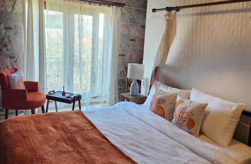 Ayvalik House | Azra Konuk Evi