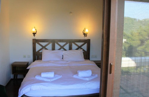 Yesilyurt Koyu Hotel | Erguvanlı Ev