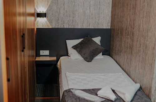 Cevizli Mahallesi Hotel | LION SUITE HOTEL KARTAL