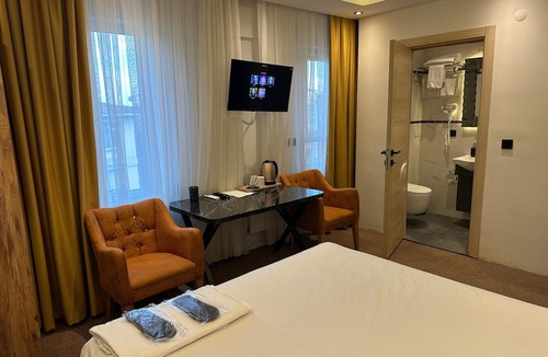 Rasimpasa Hotel | Ananas Suite
