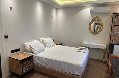 Rasimpasa Hotel | Ananas Suite