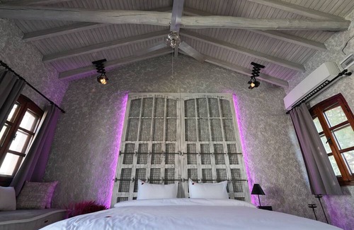 Ayvalik Hotel | Chi House