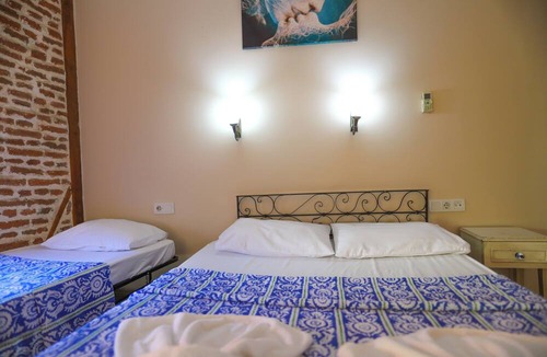 Ayvalik City Center Hotel | Rengarenk Pansiyon