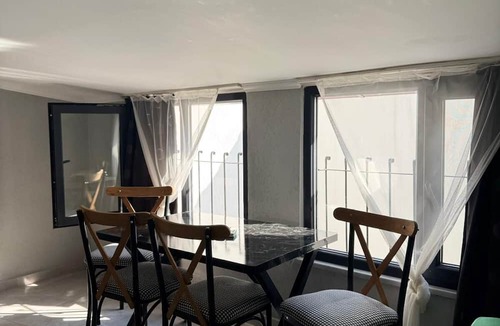 Ayvalik City Center House | Macaron Midi House