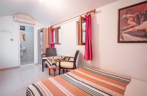 Adrasan House | 7 Garden Bungalow & Camping