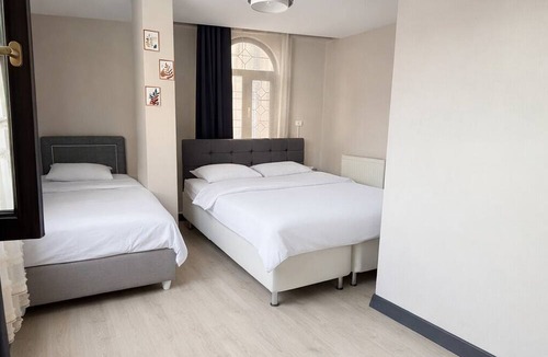 Karesi Hotel | GLR OTEL