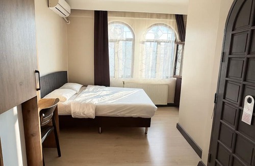 Karesi Hotel | GLR OTEL