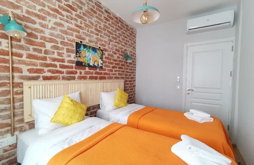 Gumussuyu Mahallesi Apartment | Modernly Decorated Flat 2+1 Taksim Center Z-1