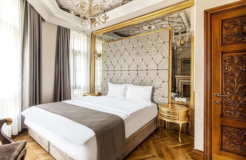 Beylerbeyi Apartment | Stylish Studio in Historic Mansion in Beylerbeyi