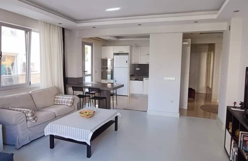 Eski Lara Apartment | Immaculate Cozy 2-Bed Apartment in Antalya Lara