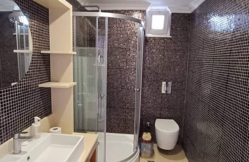 Eski Lara Apartment | Immaculate Cozy 2-Bed Apartment in Antalya Lara