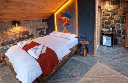 Rize Hotel | Hobbit Chalet