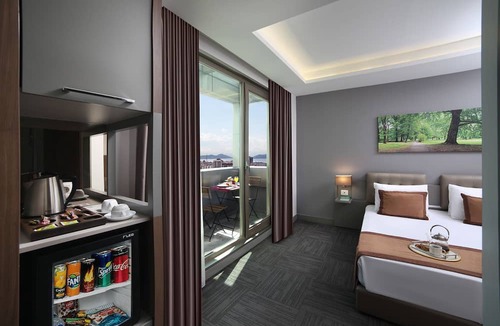 Icerenkoy Mahallesi Hotel | Plus Hotel Bostanci Atasehir