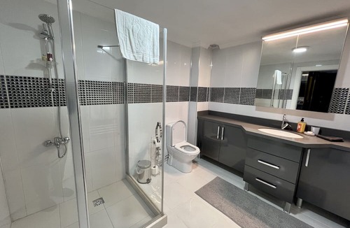 Mudanya Apartment | Seaview Bachelor Apartment w/Privacy, Patio, Closets — 5 minute walk to beach