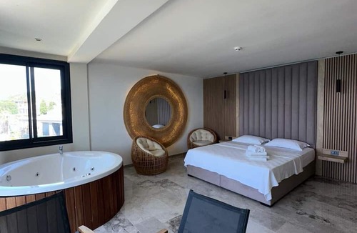 Cesme Hotel | ÇİFTLİQUE