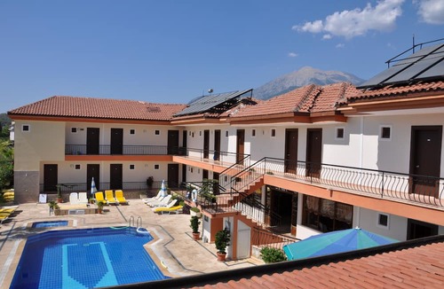 Camyuva Hotel | Moms Hotel