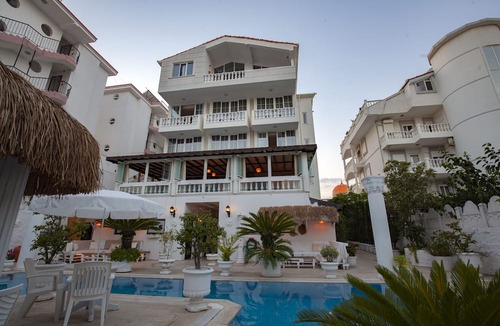 Side Hotel | Conny's Boutique Hotel - Adults Only