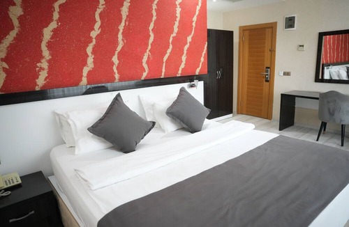 Mezetli Hotel | Mira Blue Hotel