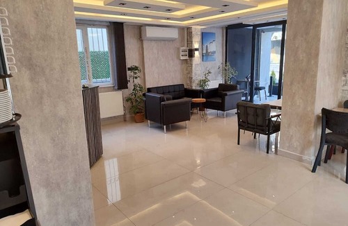 Dulkadiroglu Apartment | Cam Suites