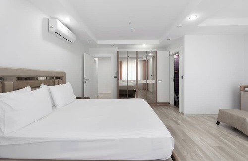 Lara Apartment | River Park Residence Lara