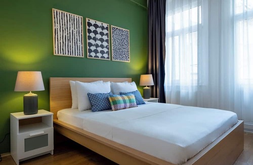 Taksim Apartment | Spacious 3-Bedroom, 2-Bathroom Family Apartment in Central Location No Stair