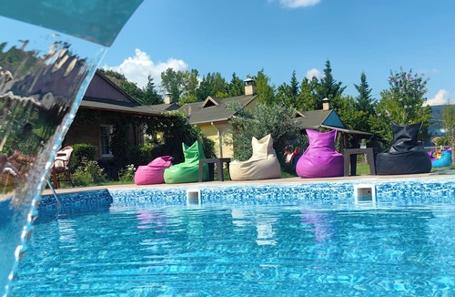 Almus Apartment | ALMUS ŞEHRİ SEFA BUNGALOV EVLERİ