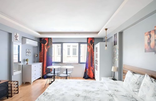 Bomonti Apartment | Cozy Central Flat w/Netflix & Elevator Near Metro 2 minute walking distance