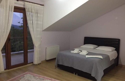 Sapanca Villa | Sapanca mavi yeşil köy evi