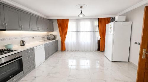 Kargicak Villa | Seafront 3 bedrooms, 1 living room, private pool in Alanya