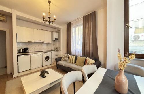 Cagaloglu Apartment | Stylish 2BR Flat Near Grand Bazaar Eminönü
