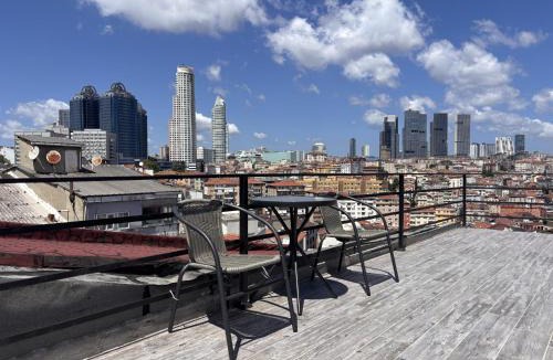 Osmanbey Apartment | Chic Cozy 2BR w Balcony – Nişantaşı