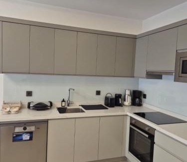 Seki Apartment | Lumos Town Residence-Cozy Suite near Mall & Beach