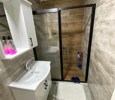 Yenisehir Apartment | mersin yenisehirde üç odali daire her yere kolay ulaşım #daire