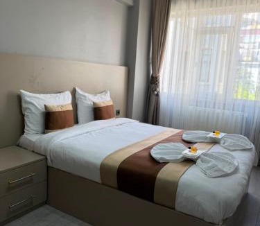 Beyazit Hotel | Sultanahmet Grand Crown Hotel