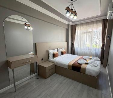 Beyazit Hotel | Sultanahmet Grand Crown Hotel