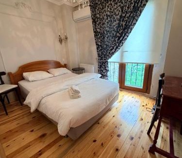 Balat Apartment | Pink Home 4