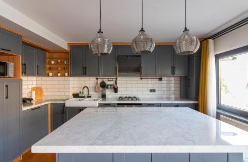 Moda Apartment | Stylish & Dreamy 2BR Flat in Moda