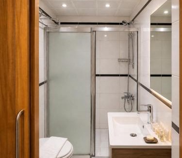 Aksaray Hotel | Prens Hotel Istanbul by GKRY Hotels Group - Tram And Metro Stops Are Just a Few Min Walk Away
