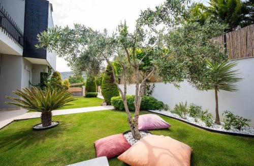 Cesme Villa | Luxury Vacation Seaside Villa with Privacy