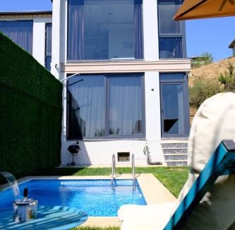 Dilovasi Villa | 4-Deluxe Villa with Heated Private Pool