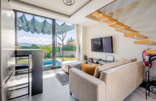 Dilovasi Villa | 1 Deluxe Villa Istmal Havuz, Ate ukuru
