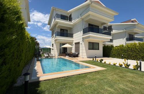 Kadriye Villa | SerenityGardenHoliday 8