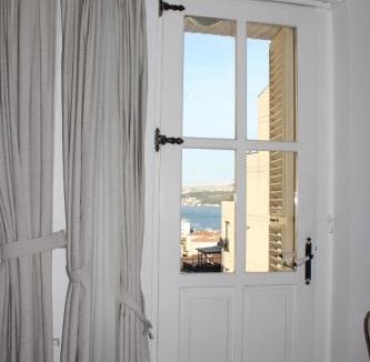 Cihangir Apartment | Şah Bey Konağı